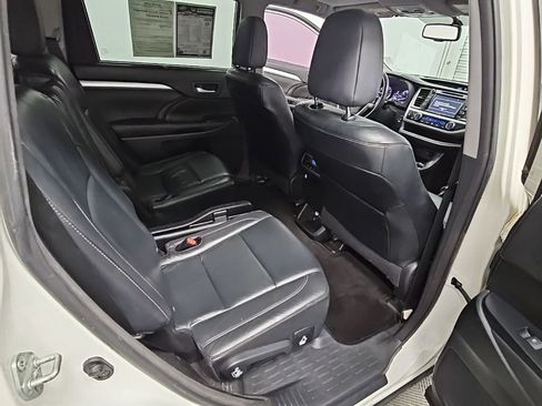 Used 2015 Toyota Highlander XLE image 39