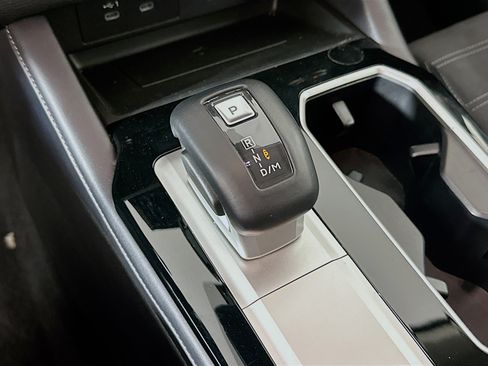 Used 2025 Mitsubishi Outlander SE FWD image 24
