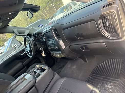 Used 2023 Chevrolet Silverado 2500 Custom w/ Custom Value Package image 13