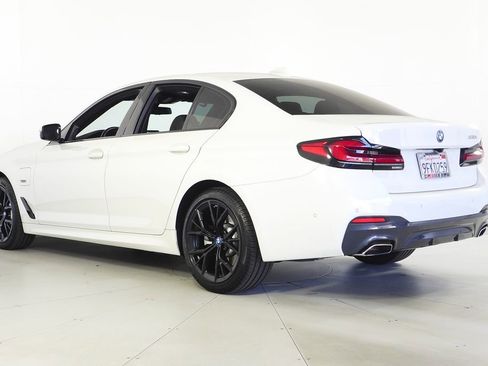 Used 2023 BMW 530e w/ M Sport Package RWD image 9