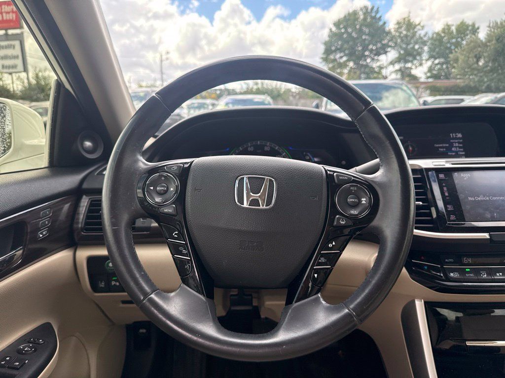 Used 2017 Honda Accord Touring image 21
