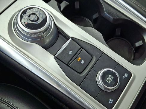 Used 2022 Ford Explorer XLT w/ Equipment Group 202A image 18