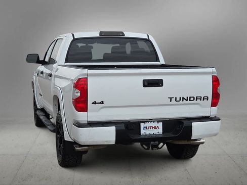 Used 2017 Toyota Tundra SR5 w/ SR5 Upgrade Package AWD/4WD image 7