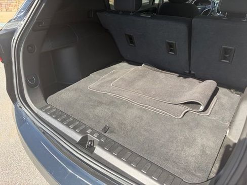 Used 2022 Chevrolet Equinox LS FWD image 30