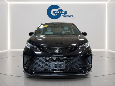 Used 2026 Toyota Sienna XSE FWD image 2