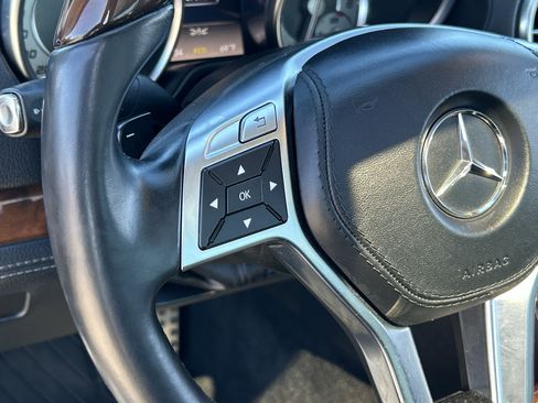 Used 2013 Mercedes-Benz SL 550 image 22