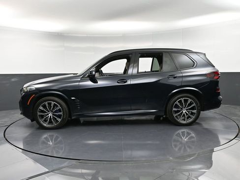 Used 2024 BMW X5 xDrive40i w/ M Sport Package image 2