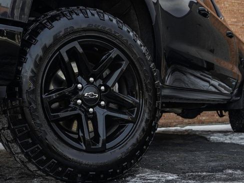 Used 2023 Chevrolet Silverado 1500 LT Trail Boss image 3