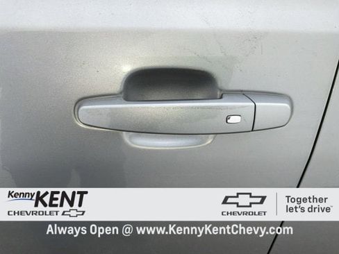 Certified 2023 GMC Acadia SLE w/ Driver Convenience Package image 22