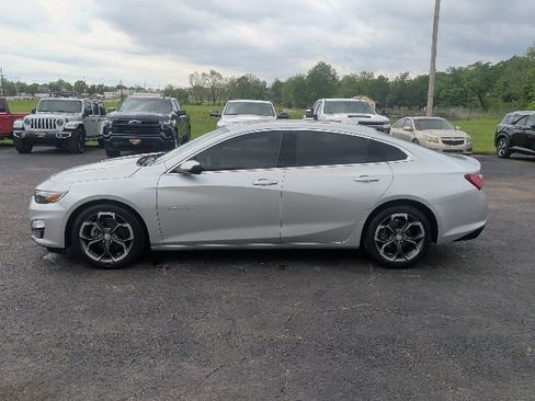 Used 2022 Chevrolet Malibu LT image 2
