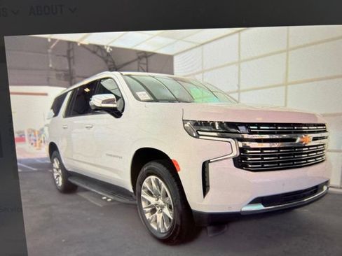 Used 2023 Chevrolet Suburban Premier RWD image 8