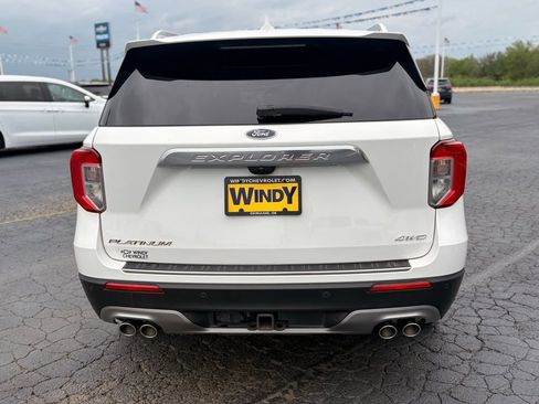 Used 2022 Ford Explorer Platinum w/ Equipment Group 601A AWD/4WD image 2