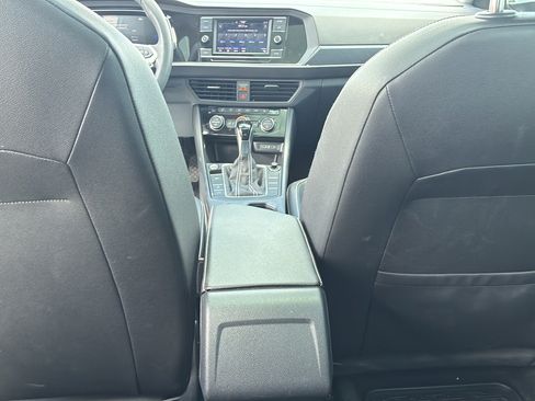 Used 2024 Volkswagen Jetta SE FWD image 26