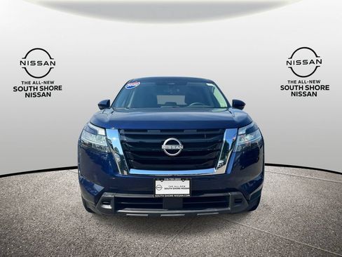 Used 2022 Nissan Pathfinder S AWD/4WD image 2