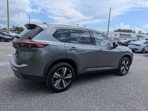 Used 2026 Nissan Rogue SL FWD image 3