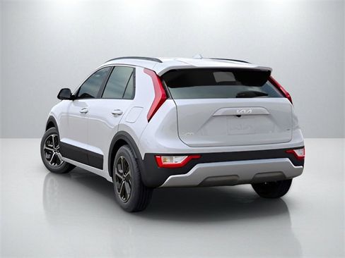New 2025 Kia Niro LX image 4