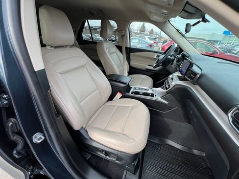 Used 2023 Ford Explorer XLT w/ Equipment Group 202A image 31