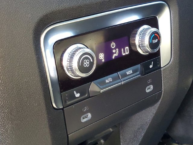 Used 2024 GMC Yukon AT4 w/ Technology Package AWD/4WD image 34