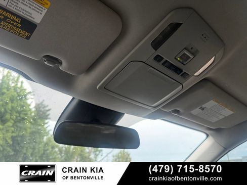 Used 2022 Toyota Highlander LE AWD/4WD image 20