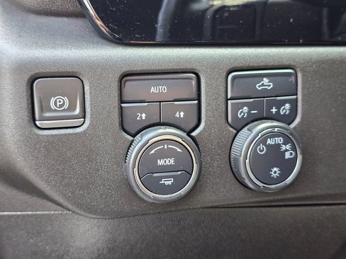 Used 2023 Chevrolet Silverado 1500 LT AWD/4WD image 21