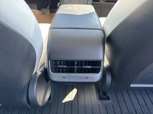 Used 2022 Tesla Model 3 Long Range image 23