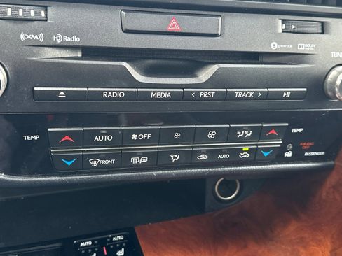 Used 2017 Lexus RX 350 AWD w/ Premium Package image 28