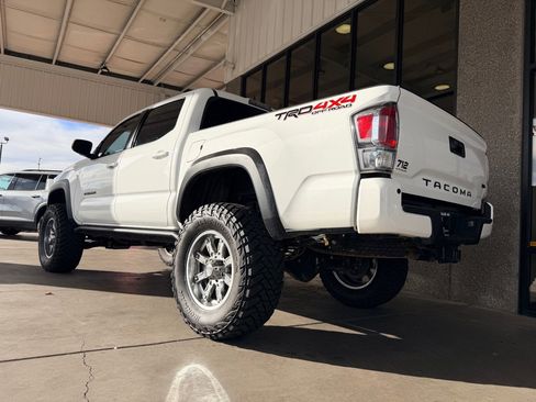 Used 2020 Toyota Tacoma TRD Off-Road image 36