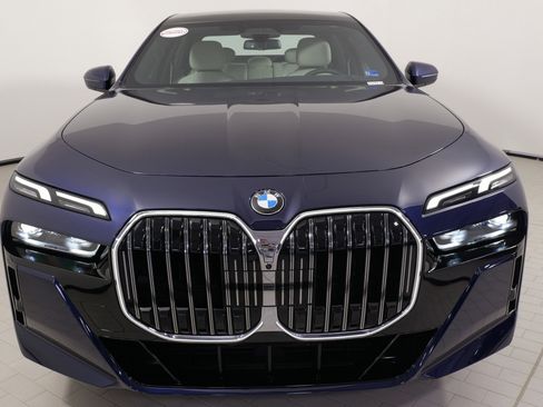 Used 2023 BMW 760i xDrive image 4