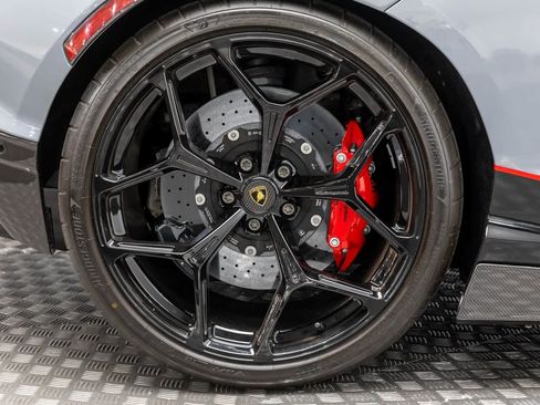 Used 2024 Lamborghini Revuelto image 42