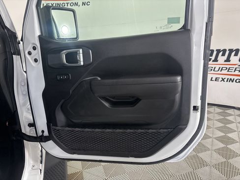 Used 2024 Jeep Wrangler Sport AWD/4WD image 21