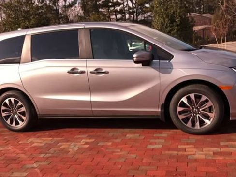 Used 2021 Honda Odyssey EX-L image 9