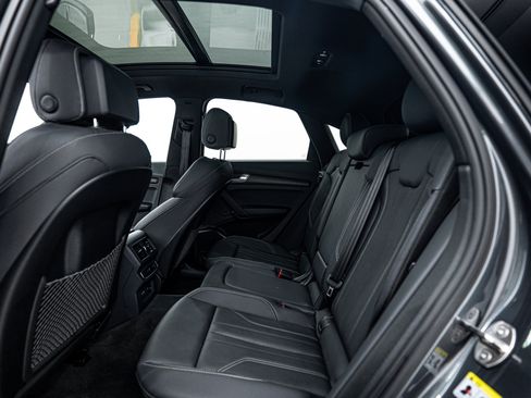 Certified 2025 Audi Q5 2.0T Premium image 14