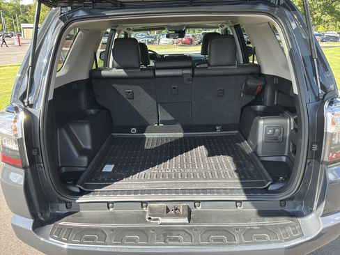 Used 2024 Toyota 4Runner SR5 Premium w/ Moonroof Package AWD/4WD image 33