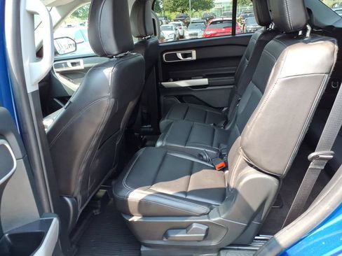Used 2023 Ford Explorer XLT w/ Equipment Group 202A AWD/4WD image 11