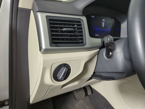 Used 2022 Volkswagen Atlas SE image 26