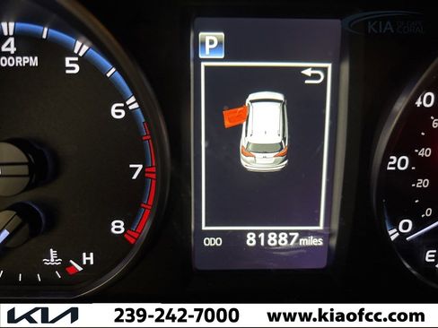 Used 2018 Toyota RAV4 LE image 19