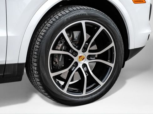 Used 2021 Porsche Cayenne AWD/4WD image 50