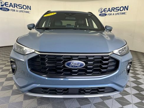 Used 2023 Ford Escape ST-Line Select AWD/4WD image 2