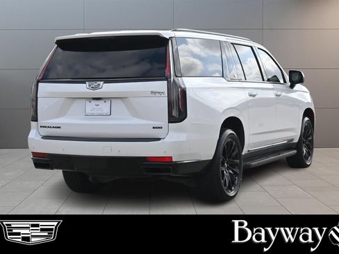 Used 2022 Cadillac Escalade ESV Sport Platinum w/ LPO, ONYX Package image 5
