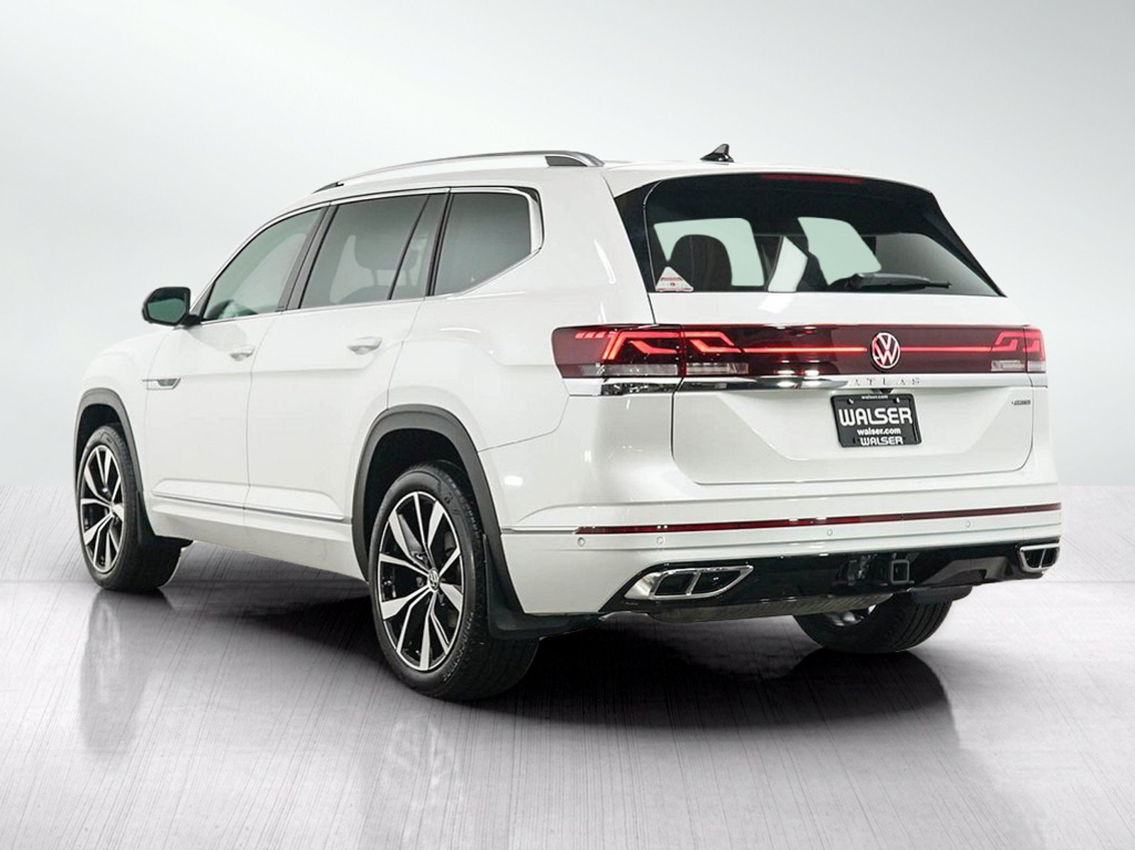 Used 2025 Volkswagen Atlas SEL Premium R-Line AWD/4WD image 3
