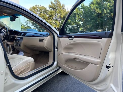 Used 2011 Buick Lucerne CX FWD image 48