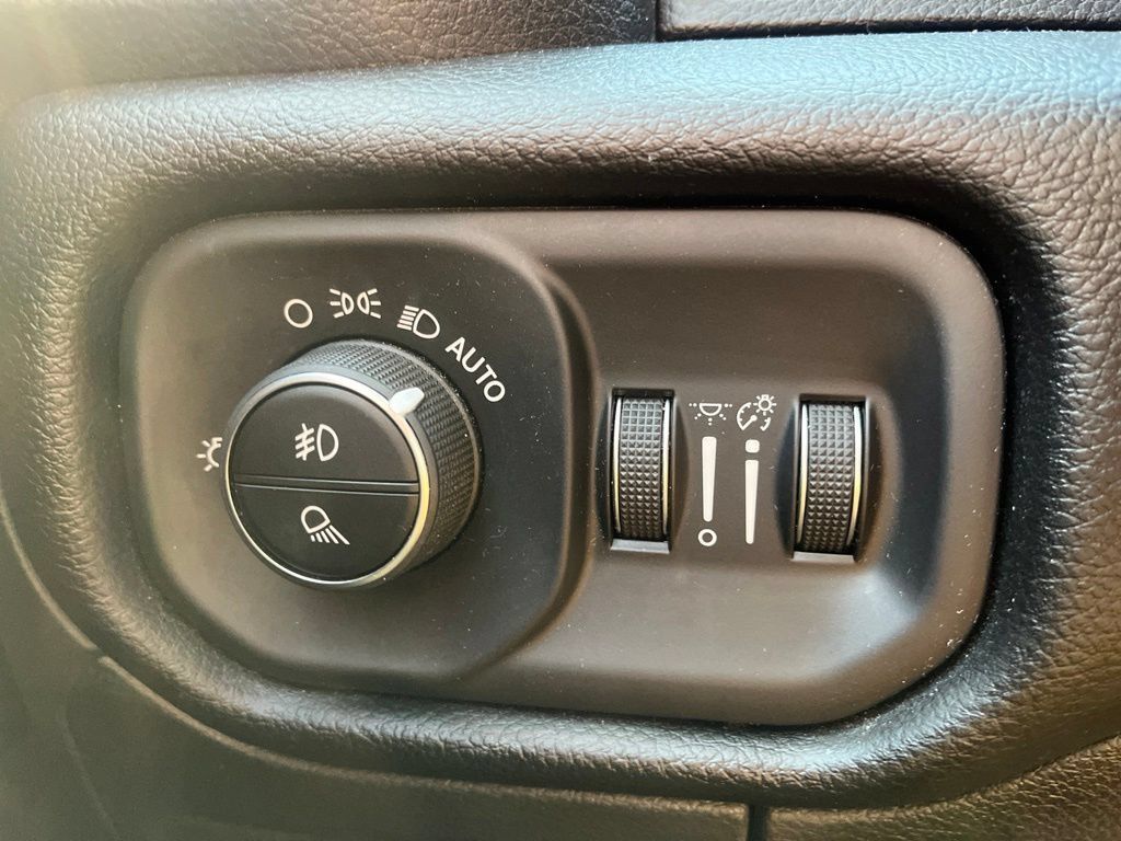Used 2019 RAM 1500 Big Horn AWD/4WD image 22