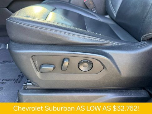 Used 2022 Chevrolet Suburban LT RWD image 14