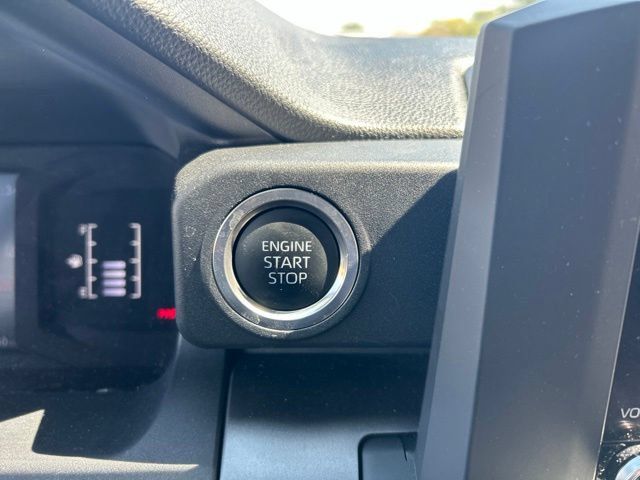 Used 2025 Toyota 4Runner SR5 AWD/4WD image 20
