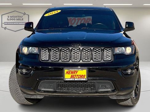 Used 2021 Jeep Grand Cherokee Laredo X image 2