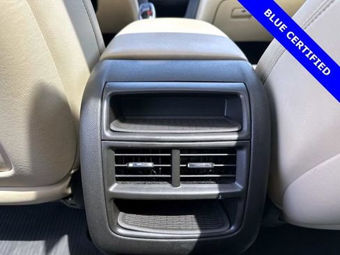 Used 2017 Cadillac XT5 Luxury w/ Driver Awareness Package FWD image 9