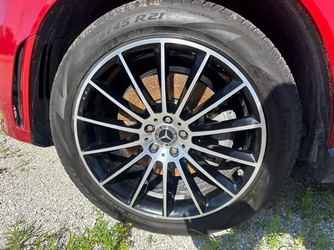 Used 2023 Mercedes-Benz GLE 450 4MATIC w/ AMG Line Exterior image 12