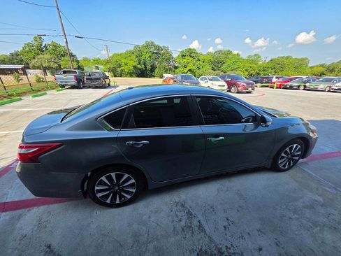 Used 2016 Nissan Altima 2.5 SL w/ 2.5 Technology Package FWD image 16