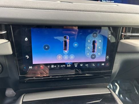 Used 2025 Lincoln Navigator Reserve image 28