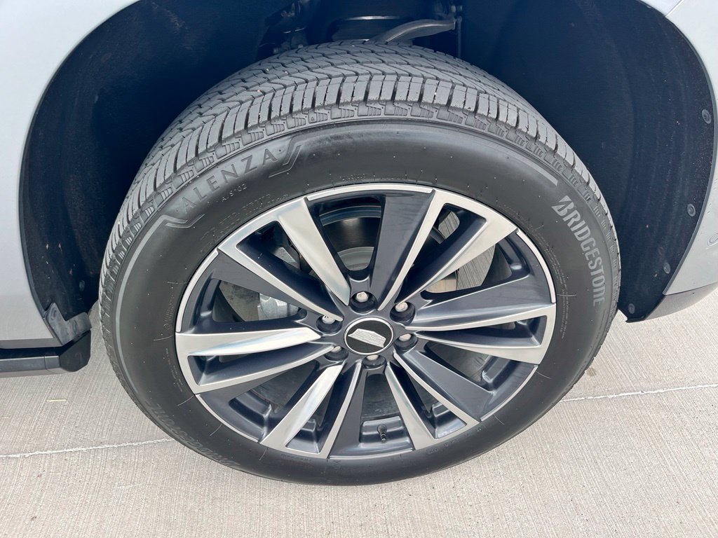 Used 2025 Cadillac Escalade Sport w/ Touring Package RWD image 9